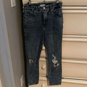 Good American distressed skinny jeans, women’s size 2/26